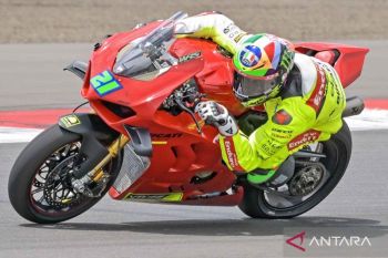 Aksi pembalap MotoGP pada Track Day Pertamina Enduro VR46 Riders Academy di Sirkuit Mandalika