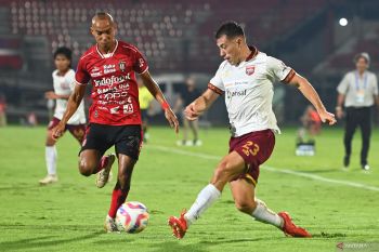 Cong An Ha Noi sempurnadi Grup Bsetelah kalahkan Borneo skor 3-2
