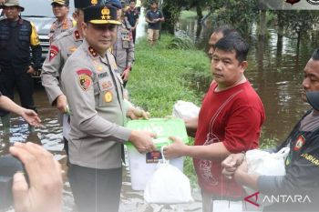 Kapolda Kalbar salurkan bantuan kepada warga Mempawah yang terdampak banjir