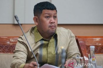Komisi III DPR: usut tuntas kasus pagar laut