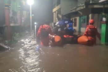 Lebih 2.000 warga mengungsi akibat banjir di sebagian wilayah Jakarta