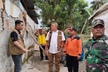 BPBD salurkan selimut dan matras untuk korban gempa di Kolaka Timur
