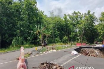 Pemkab Kulon Progo perbaiki jalan Sentolo-Nanggulan pada Februari