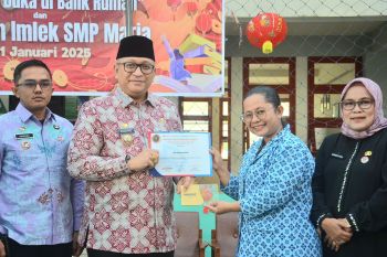 Pj Wako Andree Algamar Luncurkan Buku Antologi Cerpen Karya Siswa dan Guru SMP Maria
