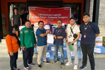Telkomsel Kendari salurkan bantuan untuk warga terdampak gempa di Koltim