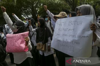 Aksi damai guru honorer di Kota Serang