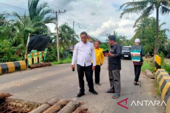 Dinas PUPR Kalsel diminta segera tangani jembatan rusak di HST