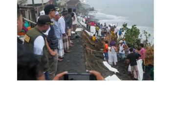 300 geobag disebar di Mataram antisipasi erosi pantai
