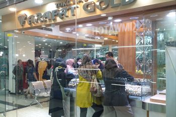 Warga Palembang jual perhiasan  emas manfaatkan harga tinggi