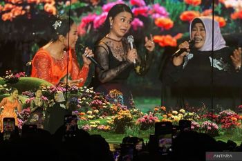 Ruth Sahanaya dan Sal Priadi turut meriahkan konser "Bingah" Yura Yunita