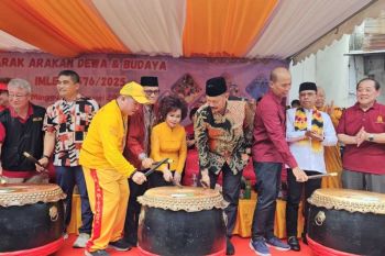 Ribuan orang hadiri arak-arakan perayaan Cap Go Meh di Makassar