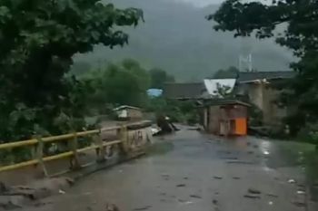 Banjir bandang di Bima, Dua desa di Kecamatan Wera terisoliasi