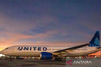 Pesawat United batal lepas landas akibat masalah mesin di Houston