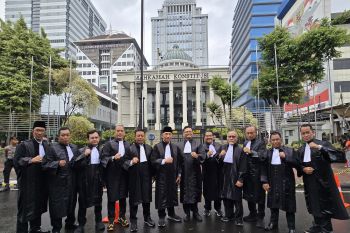 Tim Hukum Khofifah-Emil bersyukur MK tolak gugatan Risma-Gus Hans