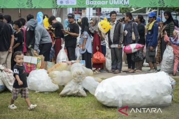 Sembako Tukar Sampah di Tangerang