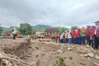 Bupati Dinda pimpin apel siaga di lokasi banjir bandang Bima