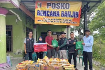 Warga terdampak banjir Lampung Timur terima bantuan dari PGN Stasiun Pagardewa dan Dompet Dhuafa Lampung