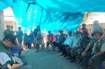 Pj Gubernur NTB kunjungi rumah duka korban terseret arus banjir di Bima