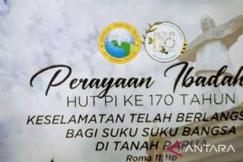 Umat Kristiani Biak Ibadah perayaan Pekabaran Injil