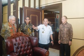 Gubernur terpilih Andi Sumangerukka berkunjung ke Pemprov Sultra