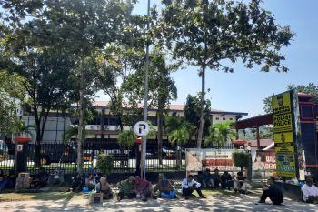 Tiga warga Rempang jalani pemeriksaan tersangka di Polresta Barelang