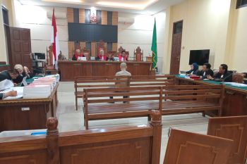 Hakim tolak eksepsi dua terdakwa korupsi PDAM Way Rilau