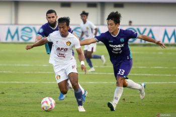 Persita tekuk Persik 3-0