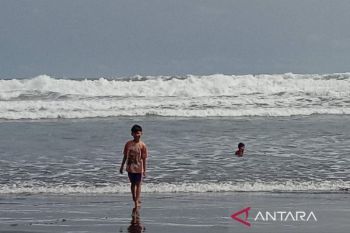 BMKG:  Gelombang tinggi masih berpotensi di laut selatan Jateng
