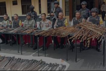 Polres Puncak Jaya menyita 1.164 senjata tajam milik masyarakat