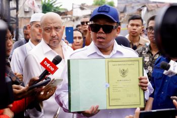 Turun langsung ke lokasi penggusuran llaster di Bekasi, Menteri Nusron tegaskan kehadiran negara