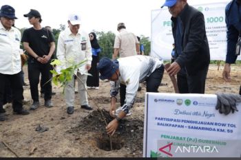 Pj Gubernur Kaltim ajak masyarakat  lakukan program penghijauan