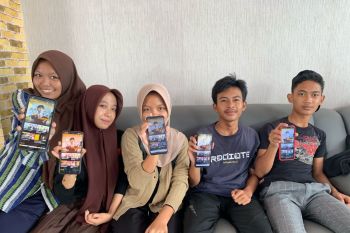 Telkomsel edukasi siswa SMKN 2 Selong Lombok Timur tentang industri streaming