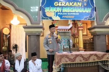 Kapolda Sumbar dekatkan diri ke masyarakat lewat program Shubuh berjemaah