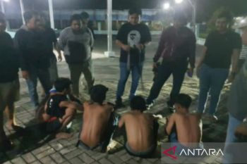 Polisi tangkap remaja bersenjata tajam saat tawuran