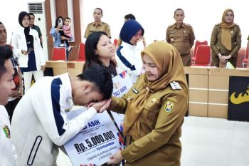 Pemkot Bandarlampung berikan bantuan tali asih untuk atlet PON 2024