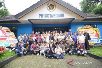 Anggota DPRD Kota Bogor rayakan HPN di markas wartawan