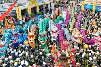Sembilan replika naga di Singkawang jalani ritual buka mata