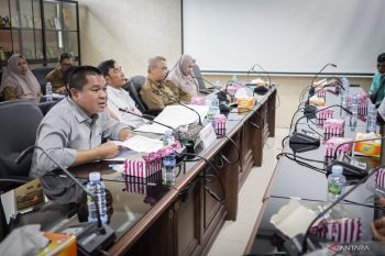 DPRD Kalsel undang pihak terkait bahas soal upah buruh