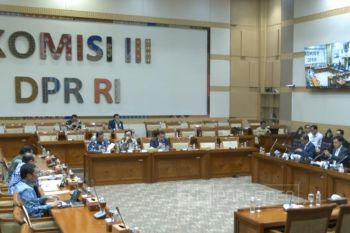 Komisi III  rapat dengan KY guna dengar masukan soal RUU KUHAP
