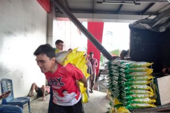 Perum Bulog Sulutgo ingatkan sanksi bagi kios jual SPHP di atas HET