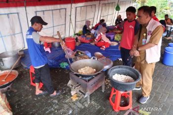 Dinsos siapkan 3.000 porsi makan untuk penyintas banjir di Lombok Barat