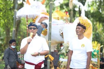 Wabup Lampung Tengah hadiri acara Ngaben