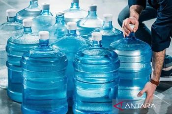 Ahli jelaskan alasan air dalam galon penyok tetap aman dikonsumsi