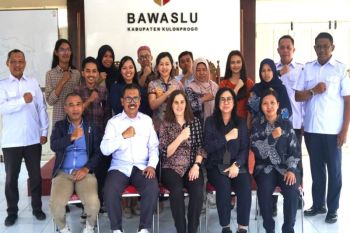 Bawaslu Kulon Progo kerja sama TAF dan LKIS menjaga ketahanan demokrasi