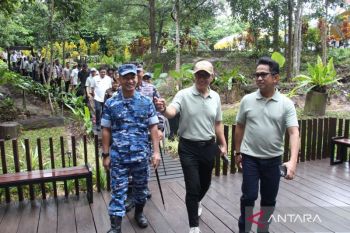Taman anggrek  di Balikpapan dilengkapi lintasan lari persahabatan
