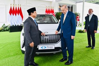 Simbol persahabatan, Erdogan hadiahi Prabowo mobil listrik TOGG