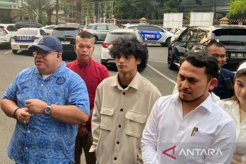 Vadel Badjideh janji akan nikahi anak Nikita Mirzani