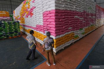 Bulog Sultra kirim ribuan ton beras ke Kawasan Timur Indonesia