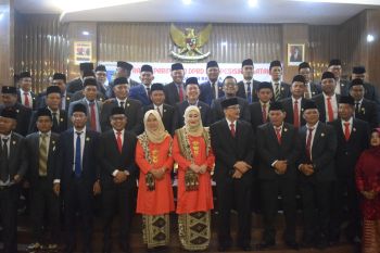 DPRD Pesisir Selatan Sahkan Pengangkatan Bupati dan Wakil Bupati Terpilih