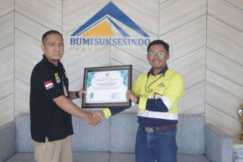 PT BSI Banyuwangi raih penghargaan nol kecelakaan kerja dari gubernur